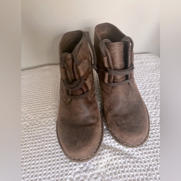 Women's Brown Ankle Boots - Picture 9 of 12